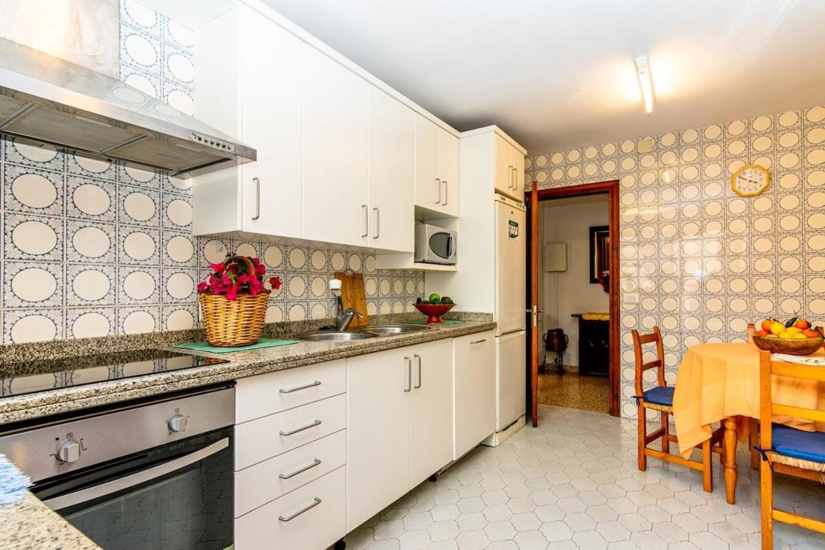 Puig, Amplia Y Luminosa Casa A Afueras De Apartamento *